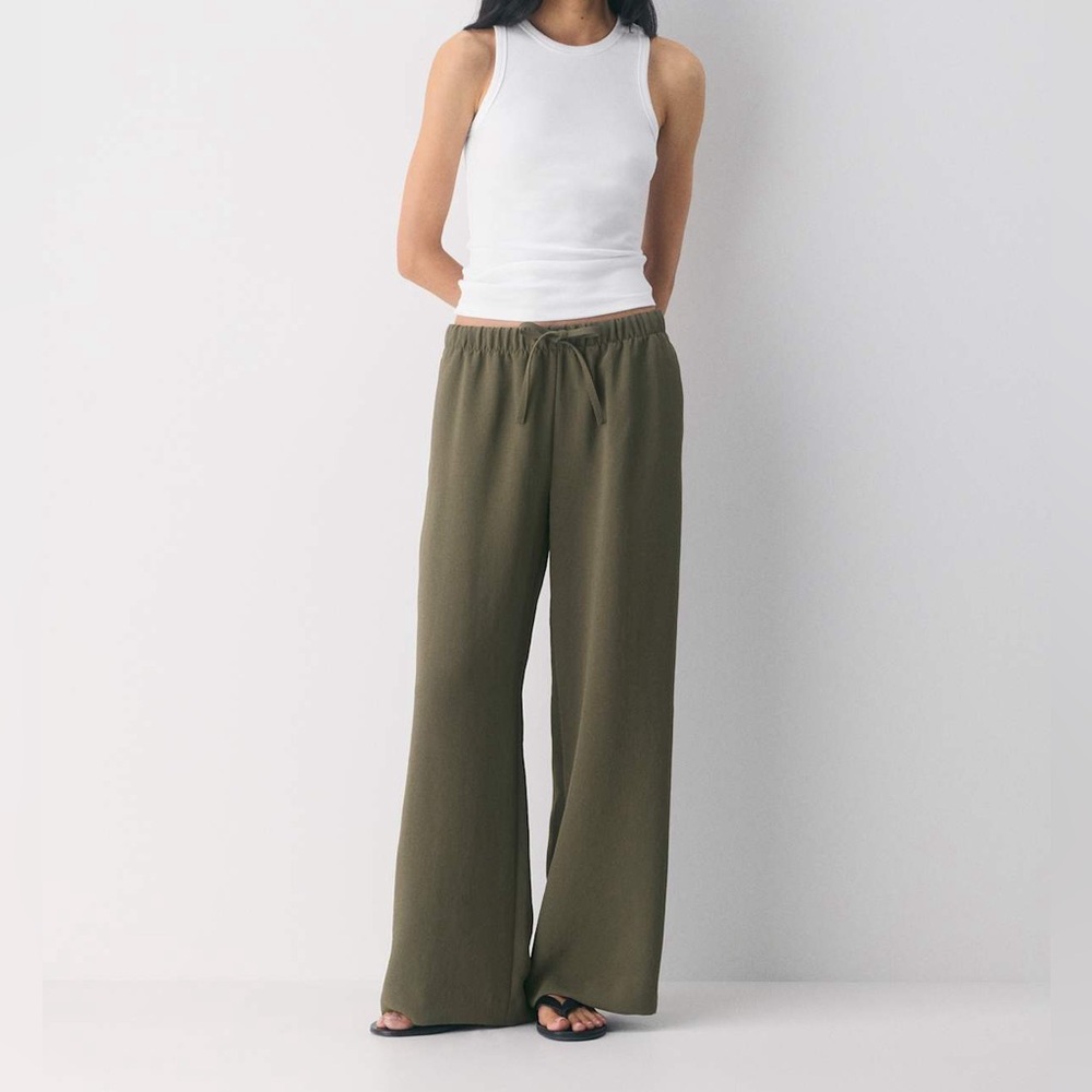 NWT Aritzia The Lodge Pant Crepette, Size S, $138